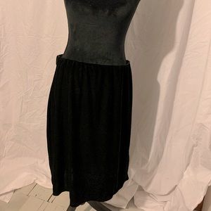 Ellen Tracy Black Velvet Pencil Skirt. Size L. NWT.